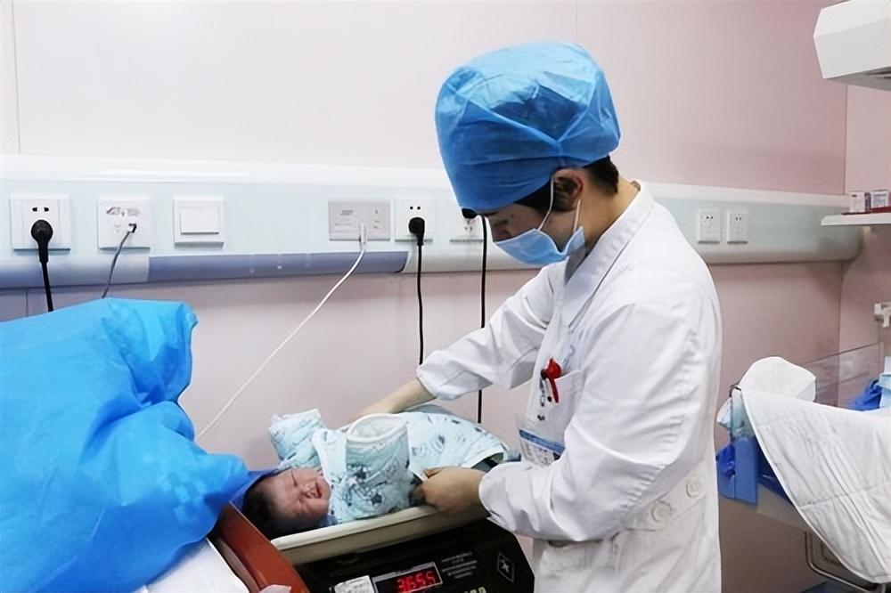 回顾孩子出生时"几斤几两",暗示智商的高低?医生:最佳标准在这里