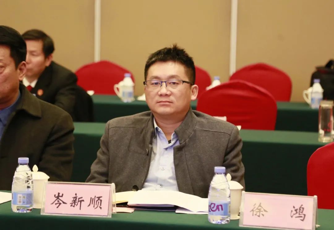 河南省高院宋海萍副院长到信阳听取代表委员意见建议