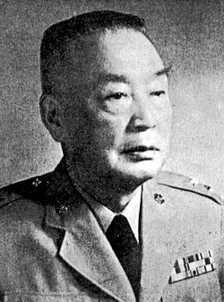 陈明仁起义后,手下的实权军长带4万人逃跑,我军出动4个军没拦住