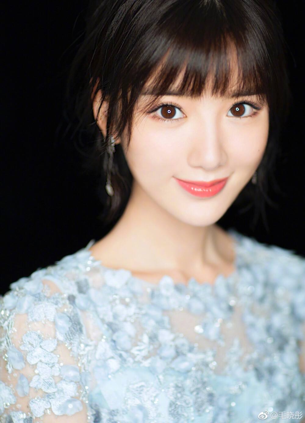 "不孝女"一线演员毛晓彤不赡养亲生父亲,真相揭晓网友欢呼称赞