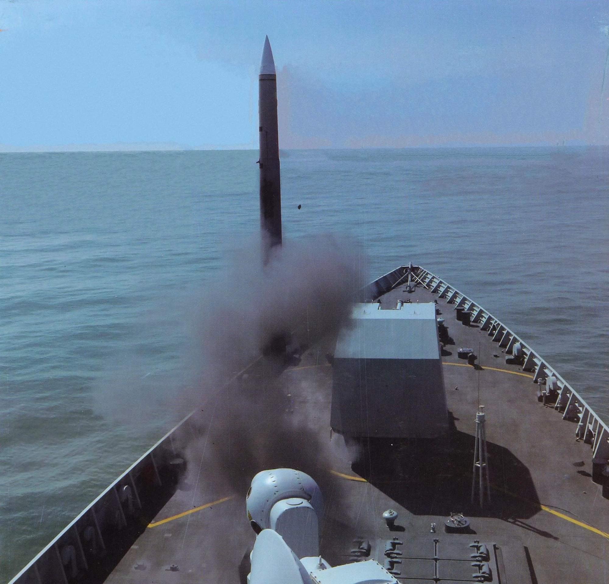 而055嘛,不管是兆瓦级激光炮也好,反导拦截弹也好,高超音速导弹也好