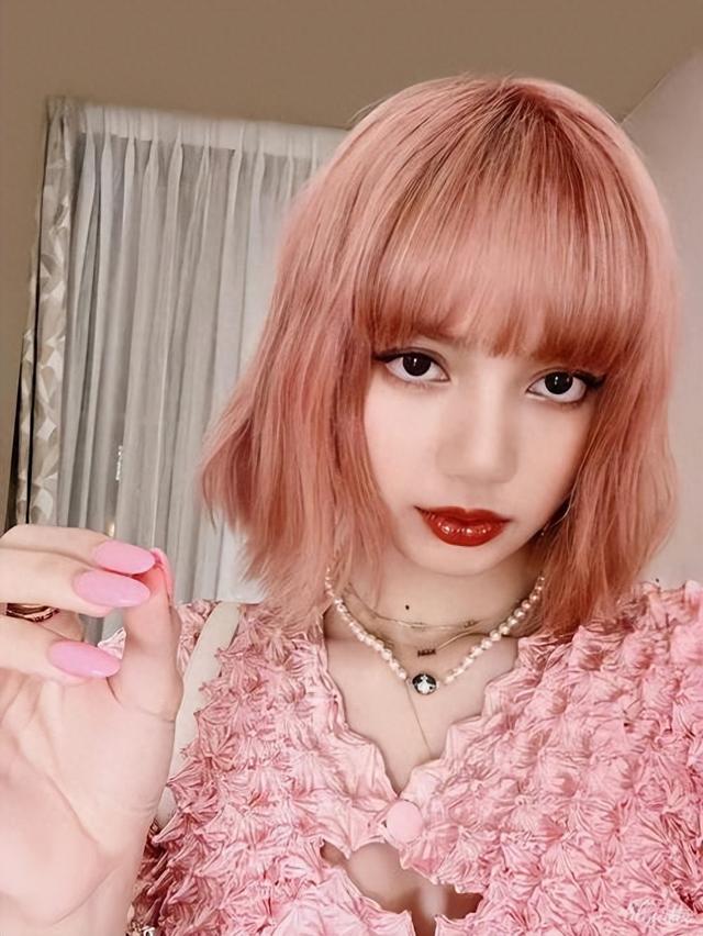 "人间芭比"lisa参加疯马秀,只是为了取悦富豪?为嫁豪门有多拼