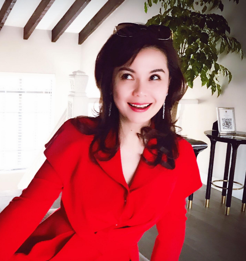 著名歌手周冰倩:27岁爆红,37岁高龄产子,离婚多年与前夫成朋友