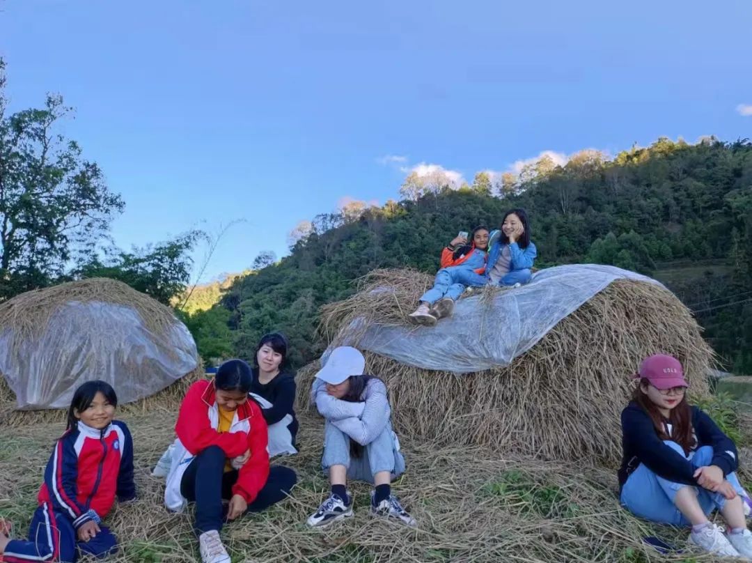 山区支教女孩的播客日记:不缺衣服,缺老师