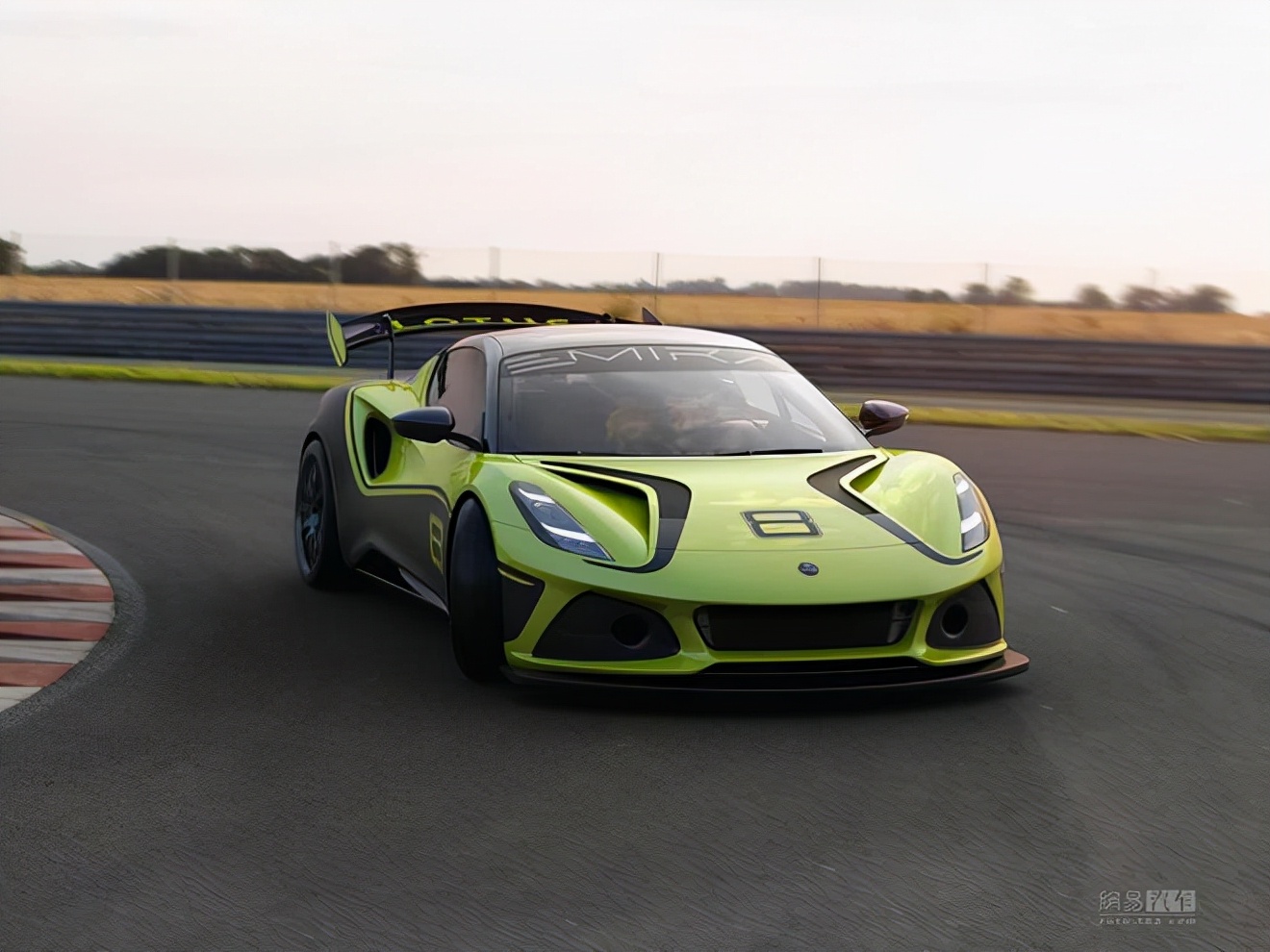 路特斯emira gt4官图发布 赛车化改装唯轻不破