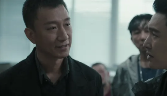 《扫黑风暴》中,孙红雷都转型演正派了,周晓鸥还是演反派!