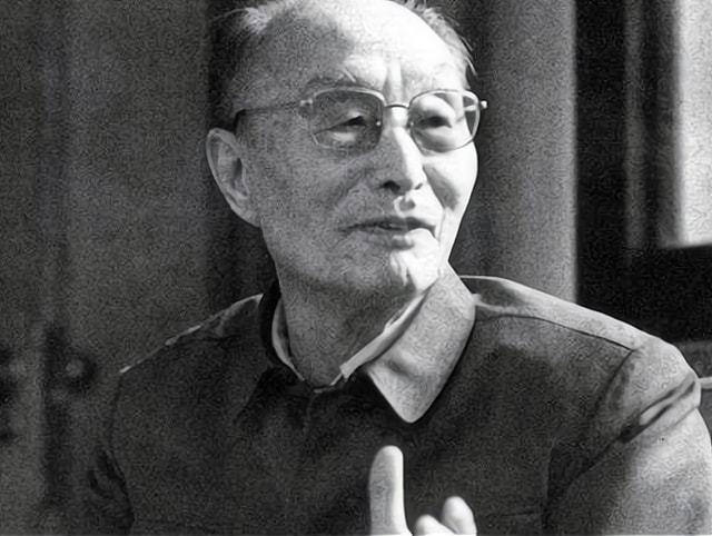 1964年,上将张爱萍开会时请假,周总理为何将他拦下搜查口袋?