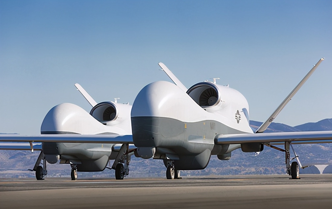 美军同型海空利器进驻中国周边,对华施压再次加码,我军需要警惕