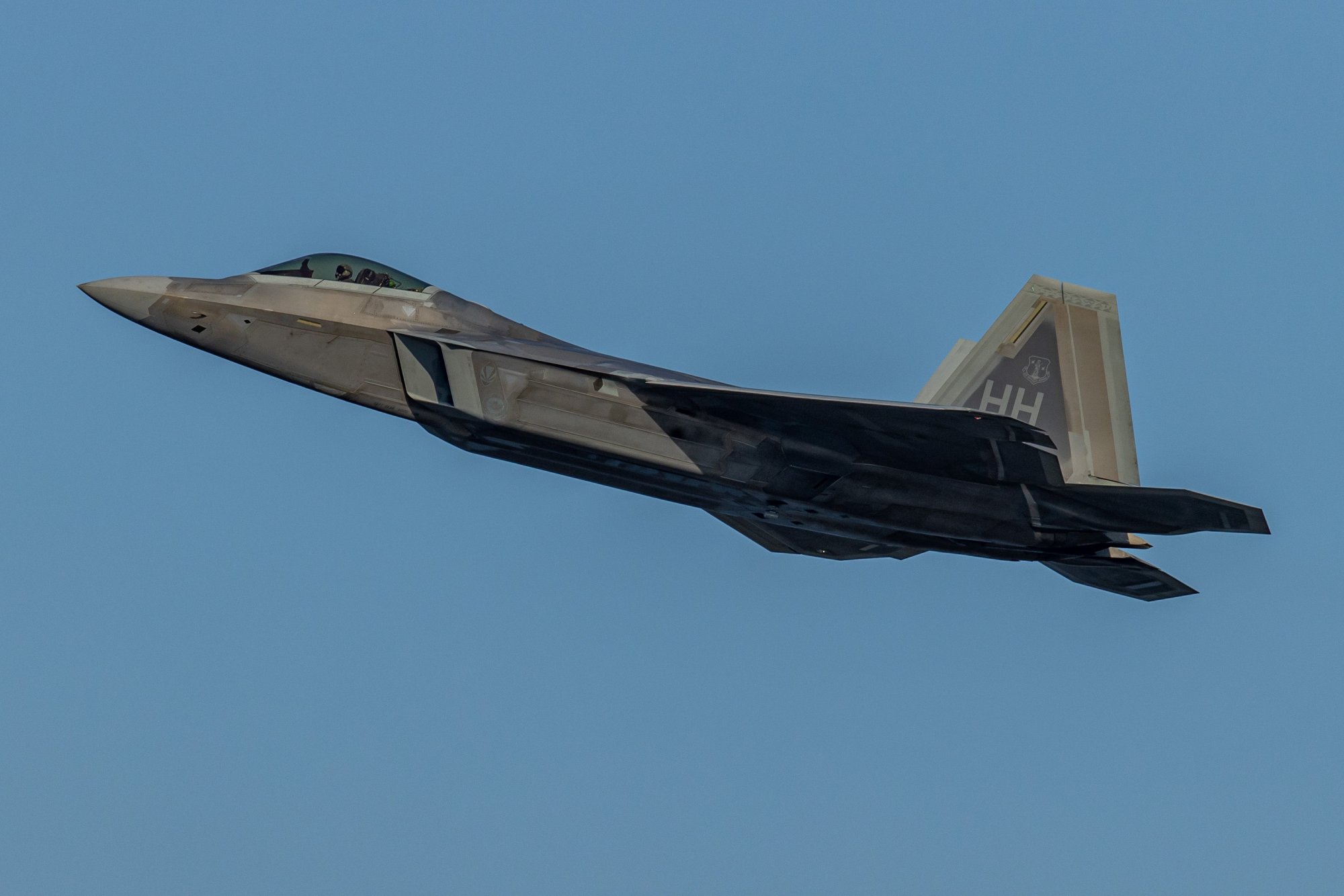 洛马交付f35超820架五代机围堵中国歼20出马美军还是没面子