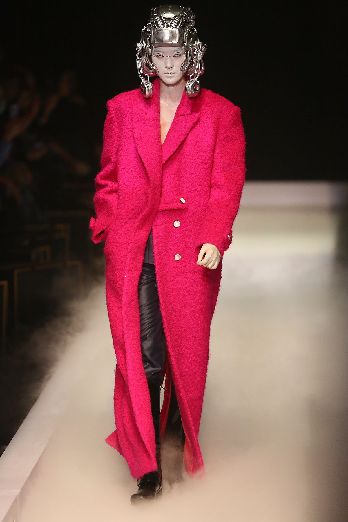 冬奥会开闭幕式服装设计师丁洁"视界·边界"时装秀在京举行