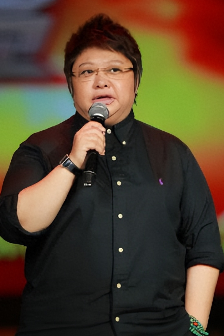 回顾韩红:因奶奶去世一蹶不振,后投身慈善事业,至今已经做了23年