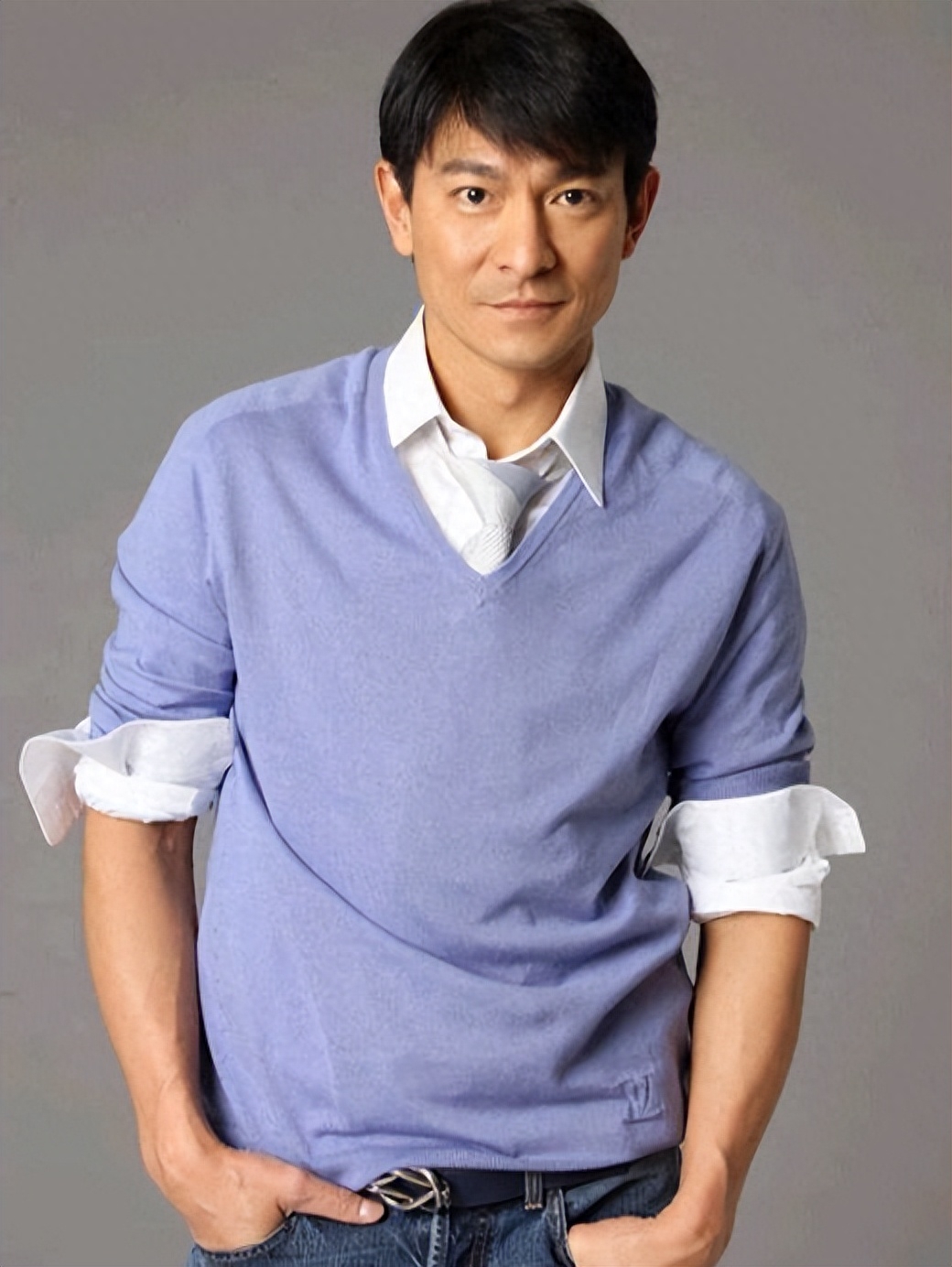 60岁刘德华演唱会:华仔哭了,纪录破了,娱乐圈未解之谜解开了