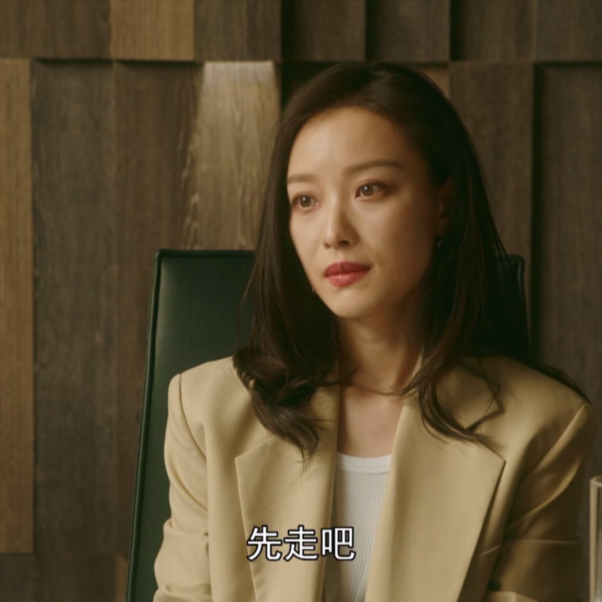 《流金岁月》:看清朱锁锁的两难抉择,便能读懂她所有的爱而不得