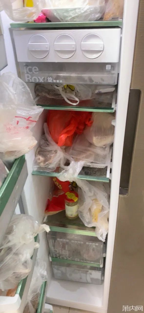 推荐冰箱清理出这些“宝藏”后小伙傻眼，网友：同一个世界同一个妈？