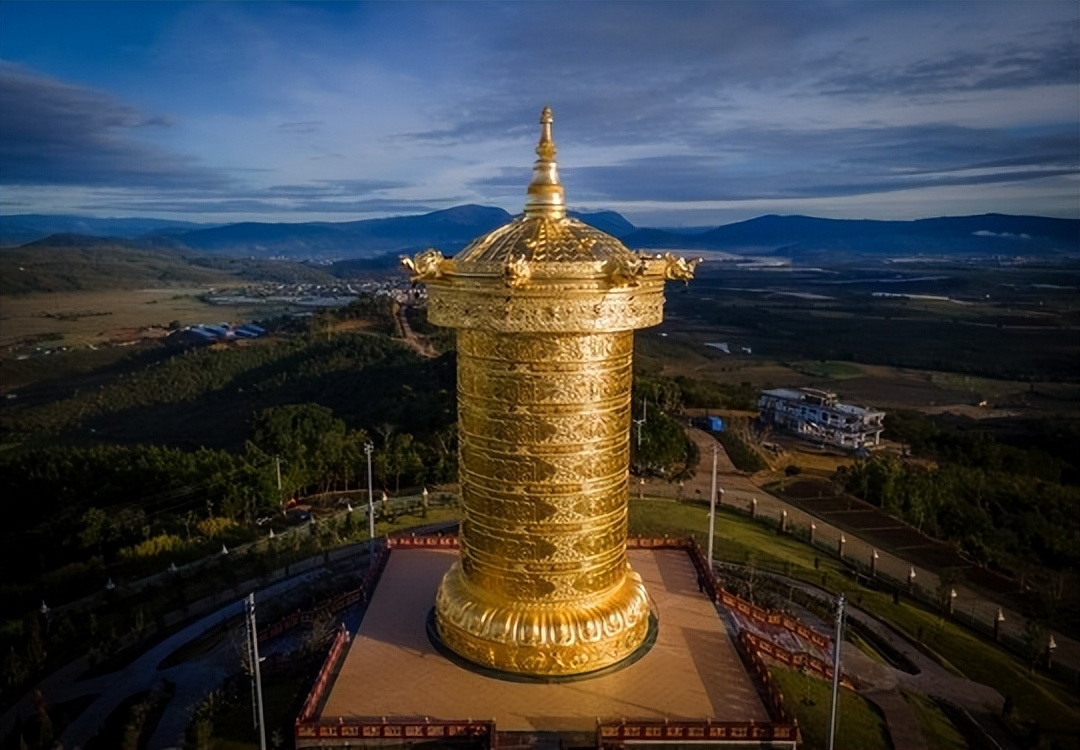 世界最大转经筒的佛教文化空间在越南林同省正式落成