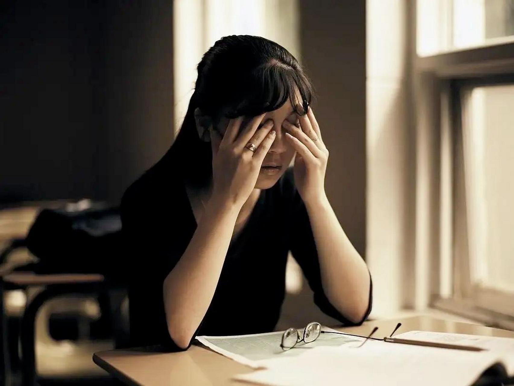 人在高度紧张,焦虑的情况下,有哪些表现?