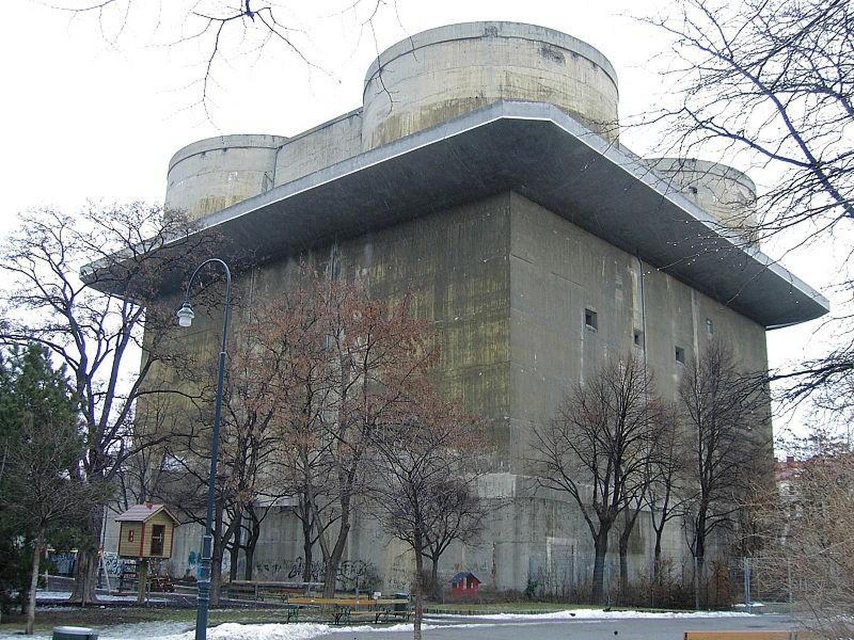 作为一项永备工事建设工程,防空塔是德国人在二战期间的一项重要建设