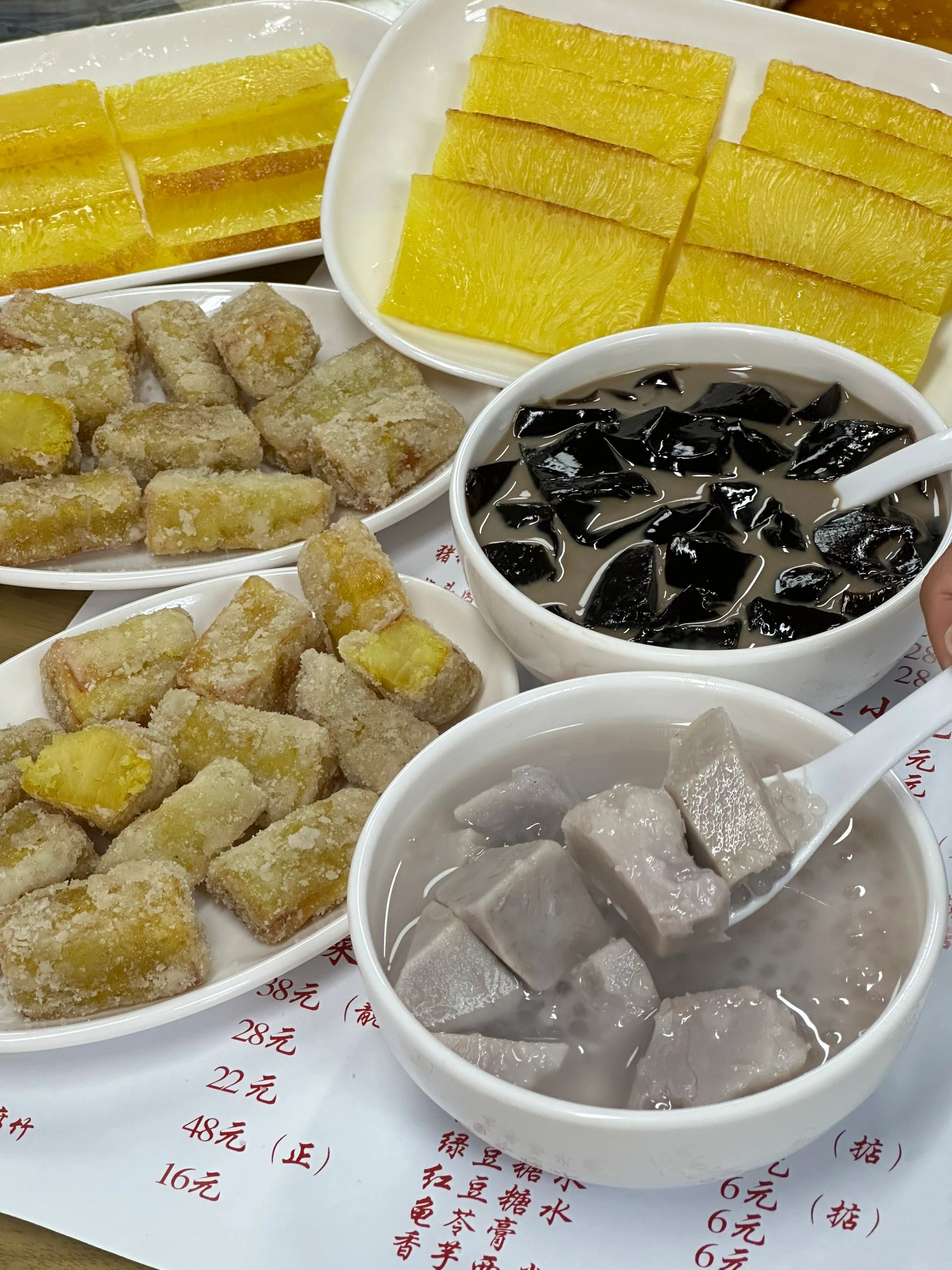 还有现炒的反沙番薯酥脆的糖衣咬开软软糯糯的吼吼次