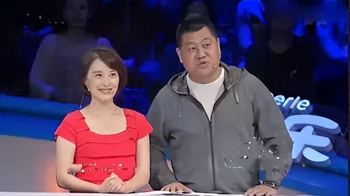 回顾演员徐露嫌丈夫不好看婚后不要孩子今48岁和19岁女儿似姐妹