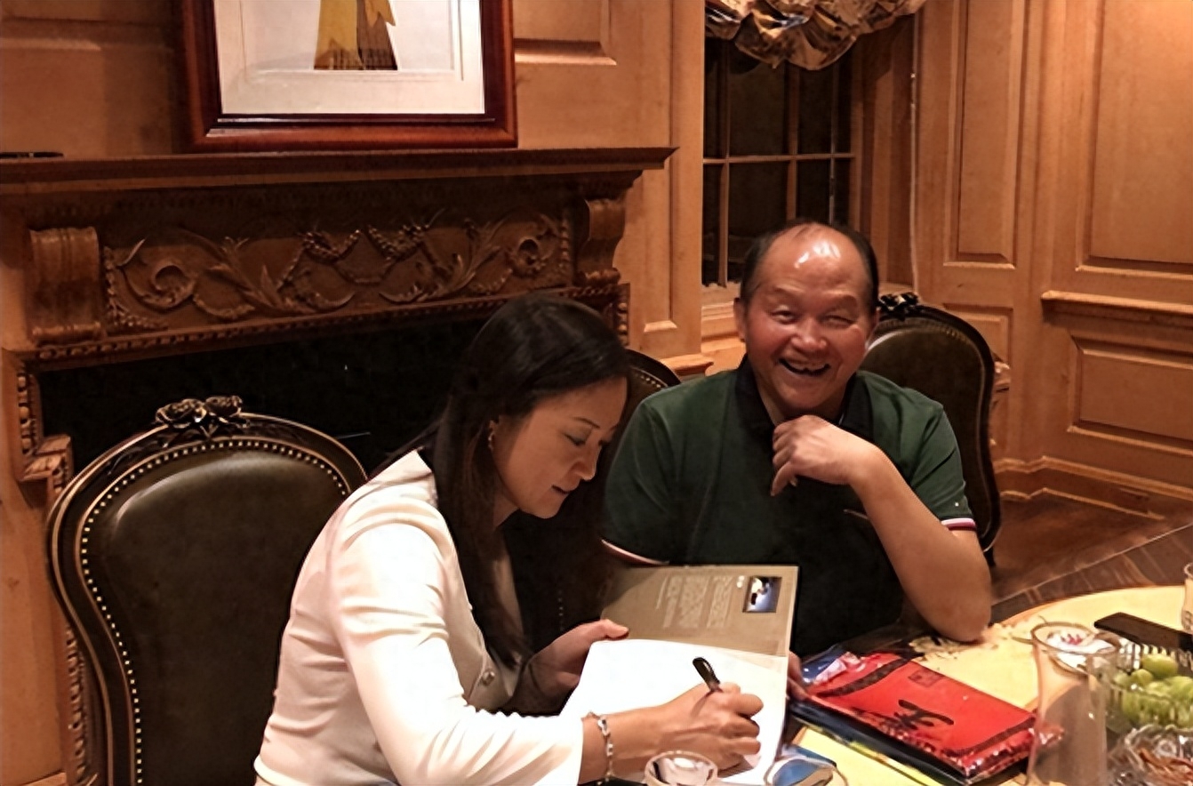 凤凰卫视美国记者(凤凰卫视美国记者站站长刘正铸和王冰汝)