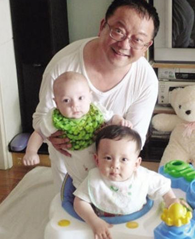 王刚的儿子丁丁:我和74岁的老爸没代沟,爸爸是我的偶像