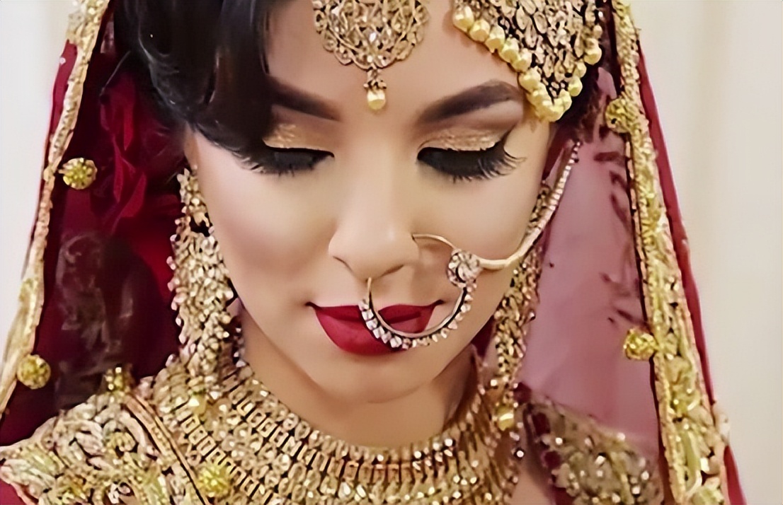 印度女性鼻子上为何有鼻环,她们的背后又埋藏着怎样的悲剧生活