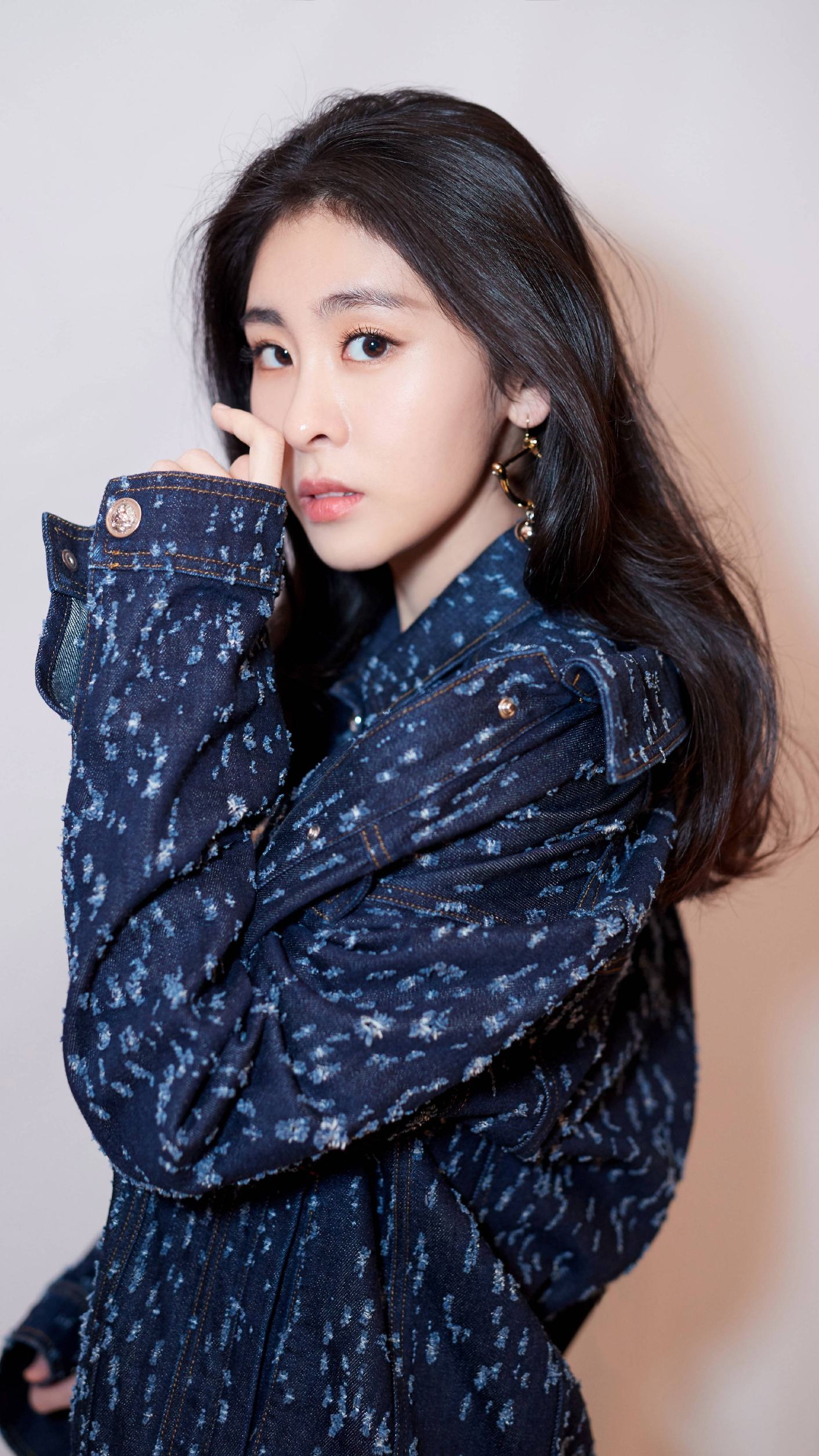 张碧晨尾号920演唱会官宣!首站广州,来现场聆听晨哥的歌声吧!