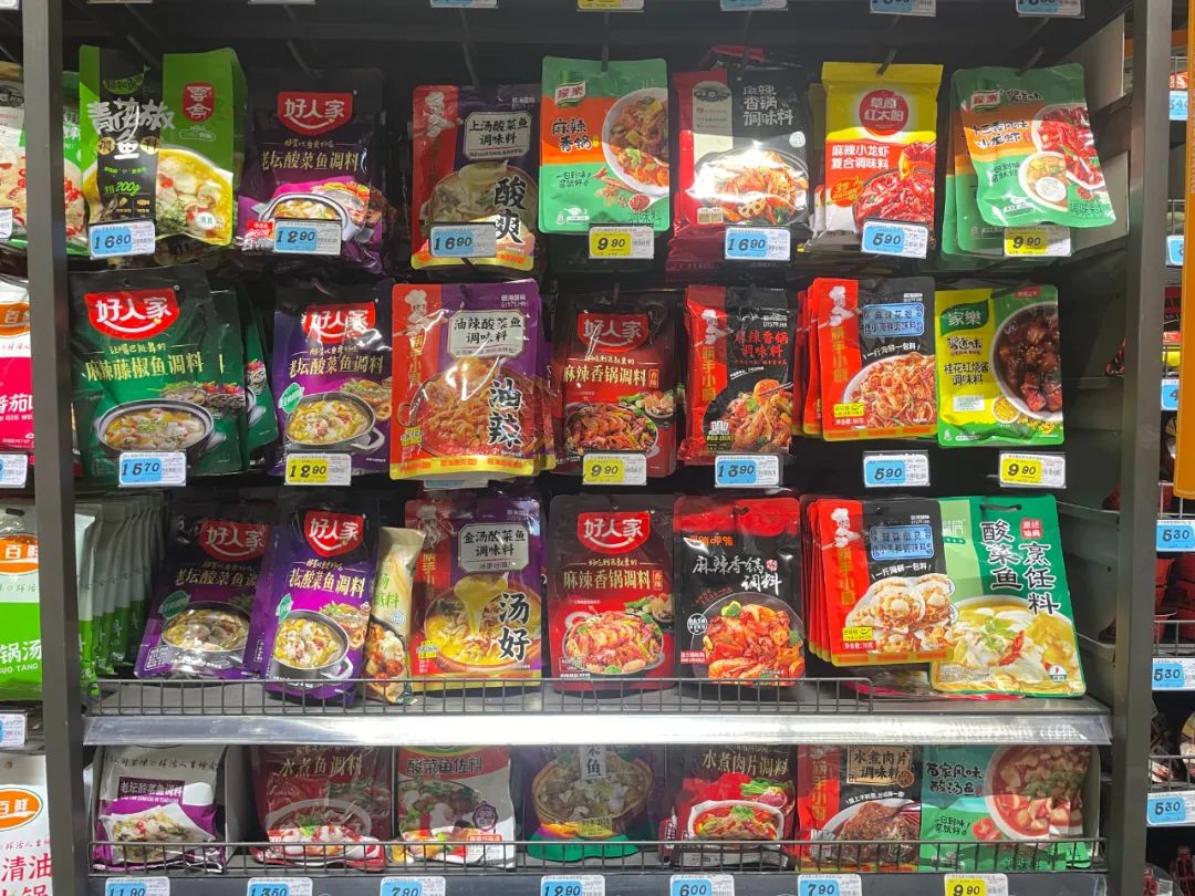 调味品市场年轻化趋势凸显,"懒人调料包"逐渐成为厨房必备调味品