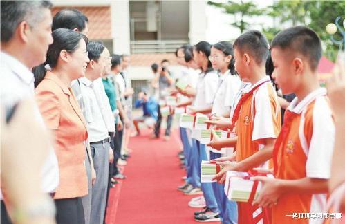 陕师大教授"痛批"温如敏:舍本逐末!家长也坦言教材越来越难