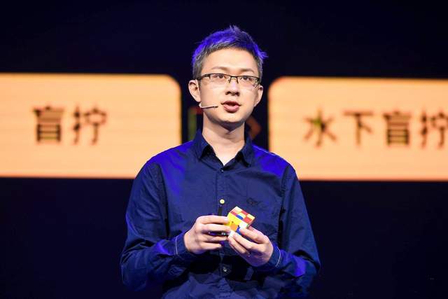 《最强大脑》贾立平:一手魔方破了世界纪录,走红后和妻子离婚