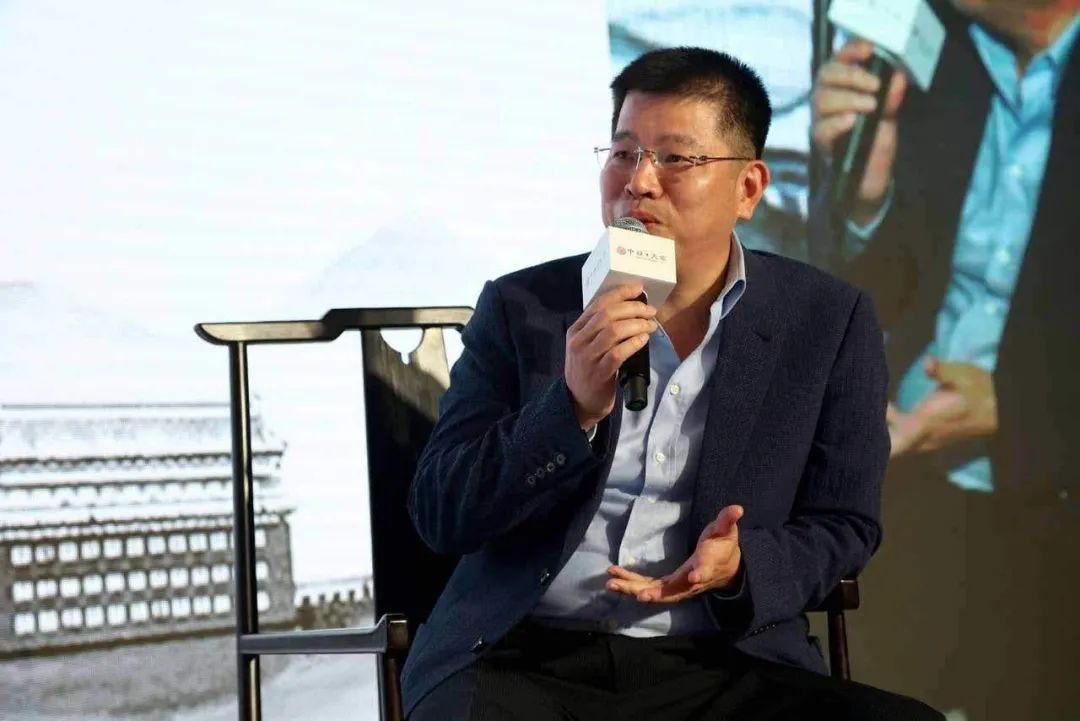 黄朝阳骚操作 负债千亿的中骏集团拼什么?