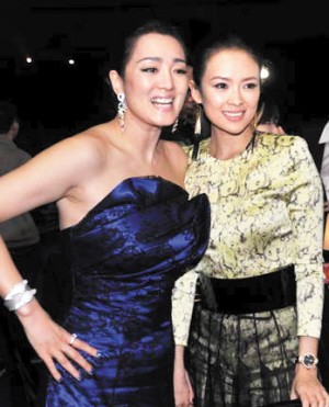 "霸气巩皇"巩俐:当众拒绝与李安上台颁奖,全程黑脸却获赞无数