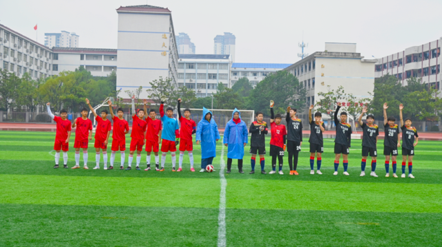 岳阳市春雷学校学子燃爆汨罗市第52届市运会运动场