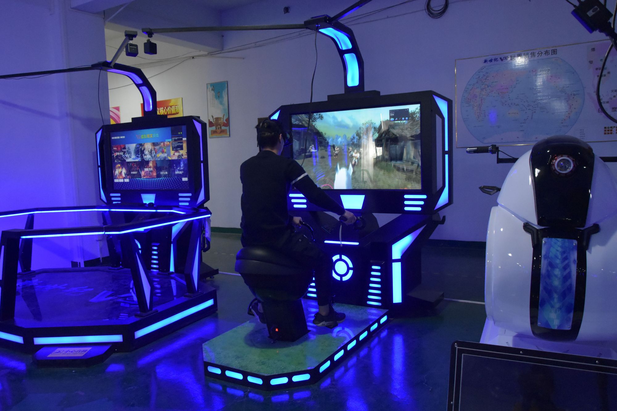 电玩城儿童碰碰车儿童游乐游戏厅游戏机设备有哪些?