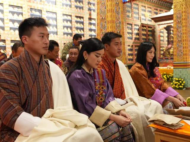 5位不丹公主罕见同框,清一色都是高颜值,清冷气质高贵迷人