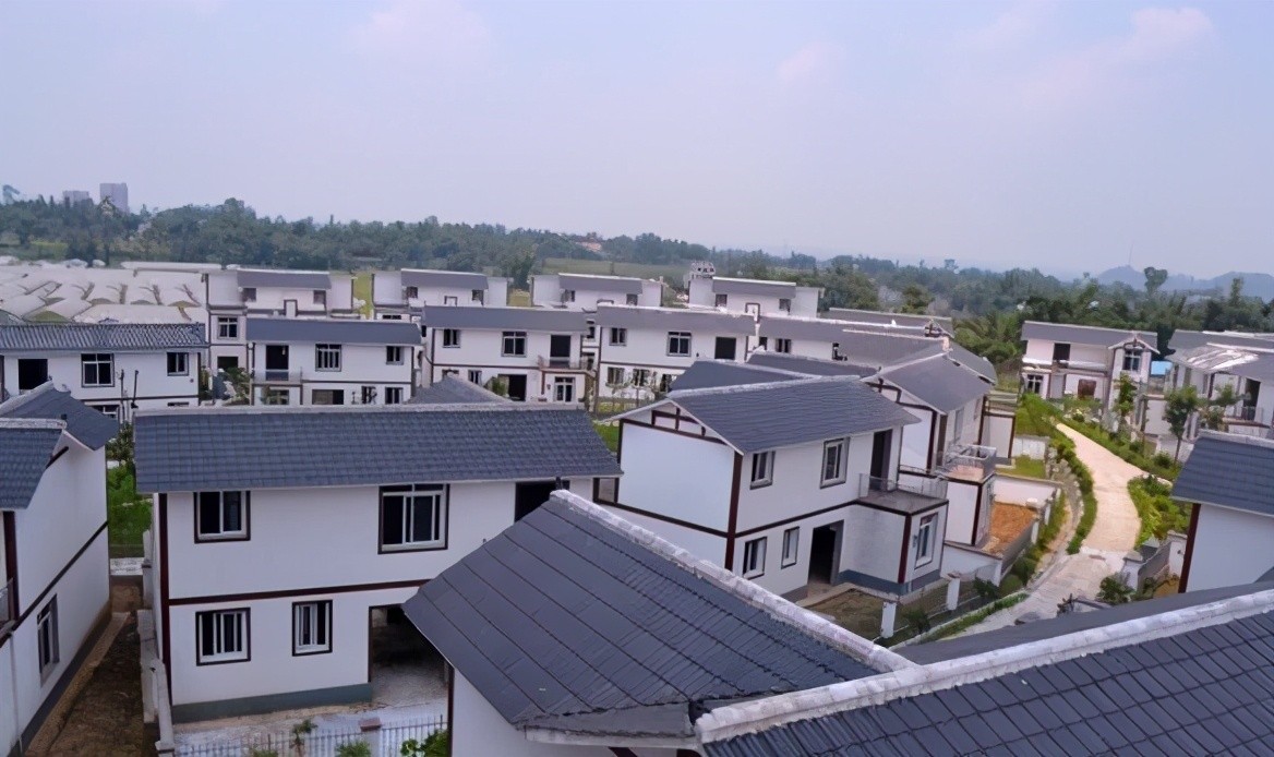 合村并镇,房子集中和易地搬迁的农民,还能种地吗?