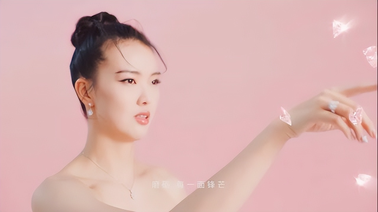 张常宁婚纱照曝出:妆容精致明艳动人,颜值身材在线不愧是女神