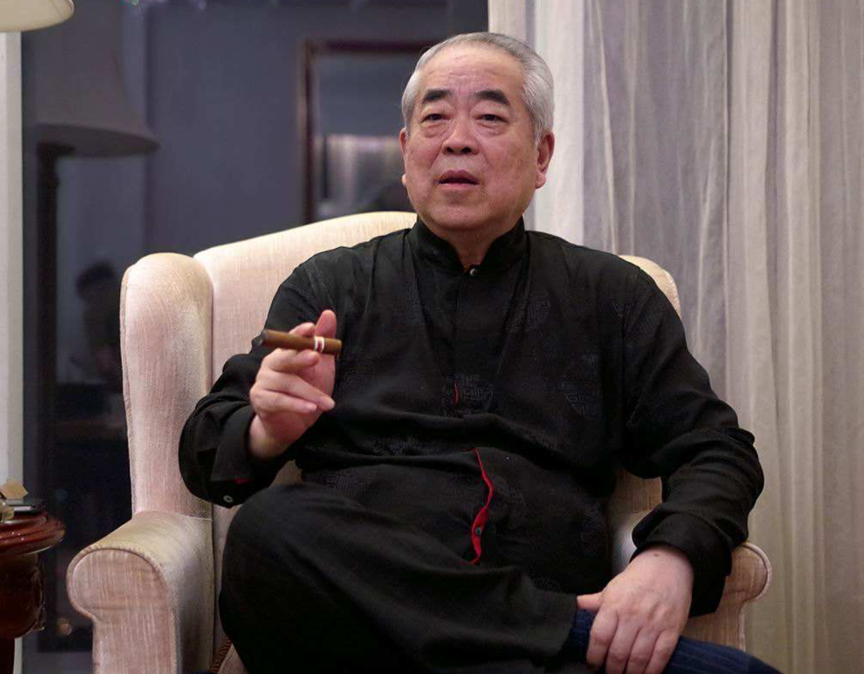 大画家范增:勾搭恩人妻,从1楼爬14楼私会,还把人家儿子改了姓