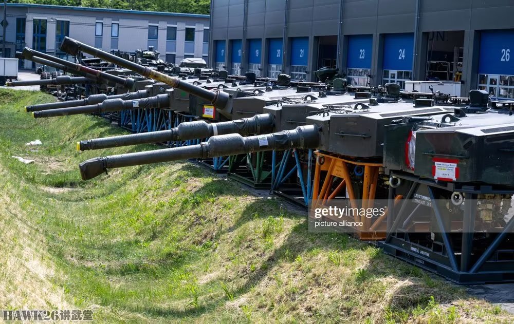 莱茵金属公司改装豹2a4坦克 大批"黄鼠狼"步战将提供乌克兰