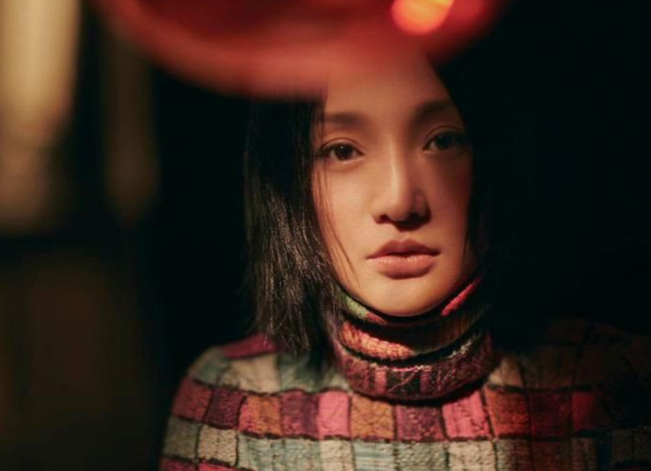 回顾48岁的周迅至今"无儿无女",回看她干过的事情,就不觉得奇怪了