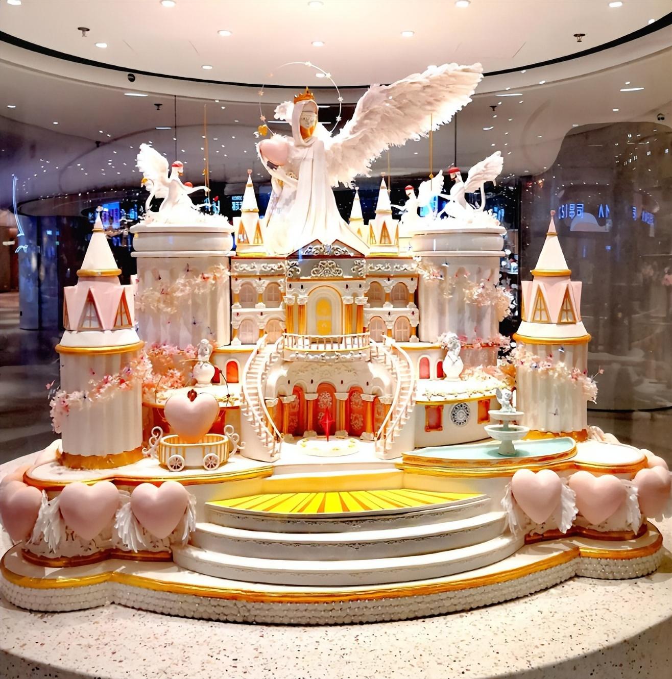 装修1个亿,单个蛋糕"1314万"的昂司蛋糕,也逃不过"倒闭魔咒"