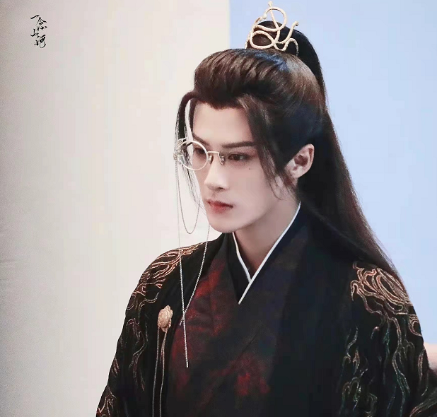 猎罪图鉴后檀健次迎来新剧,合作女神杨紫,定妆照让人一眼沉沦!