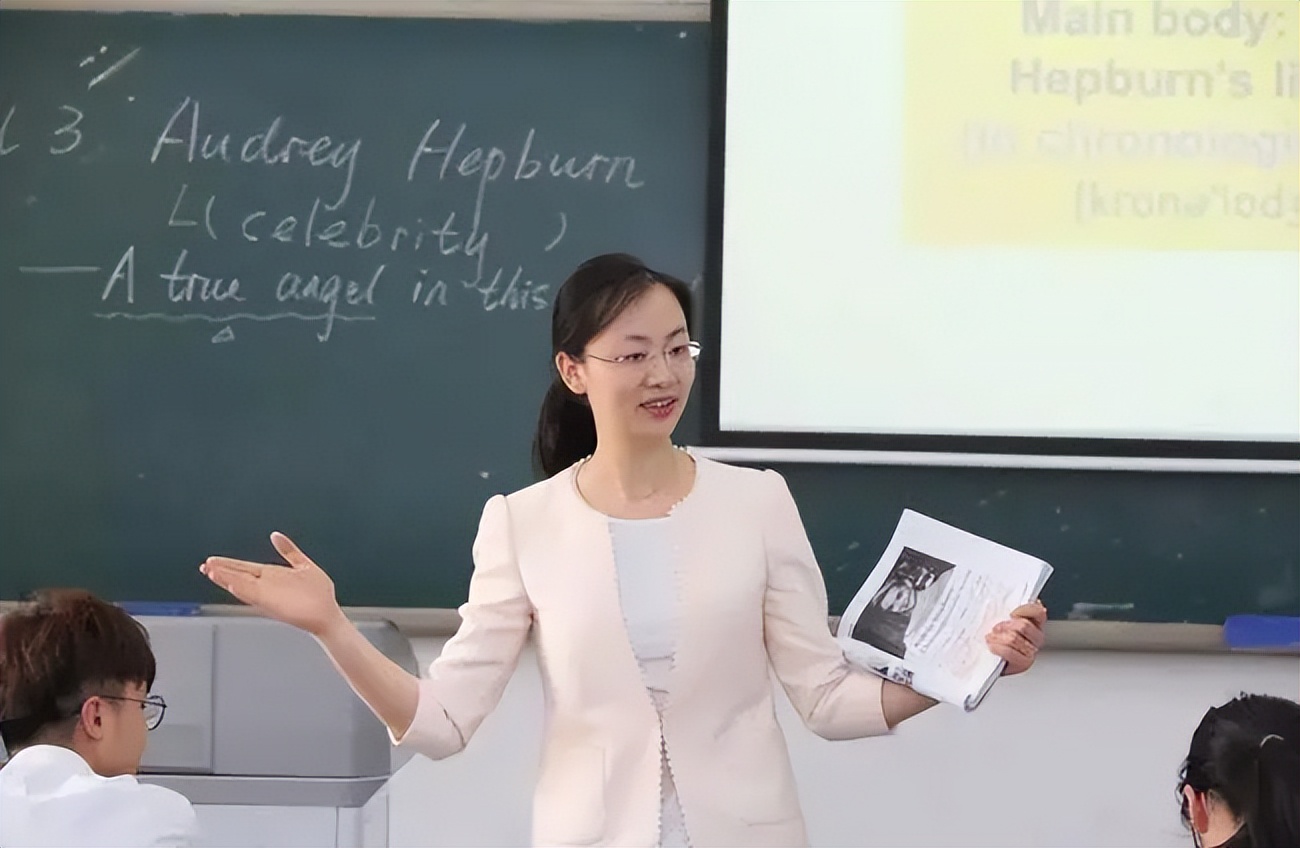 教师工作量加重,或将取消教师的寒暑假?家长说话一针见血