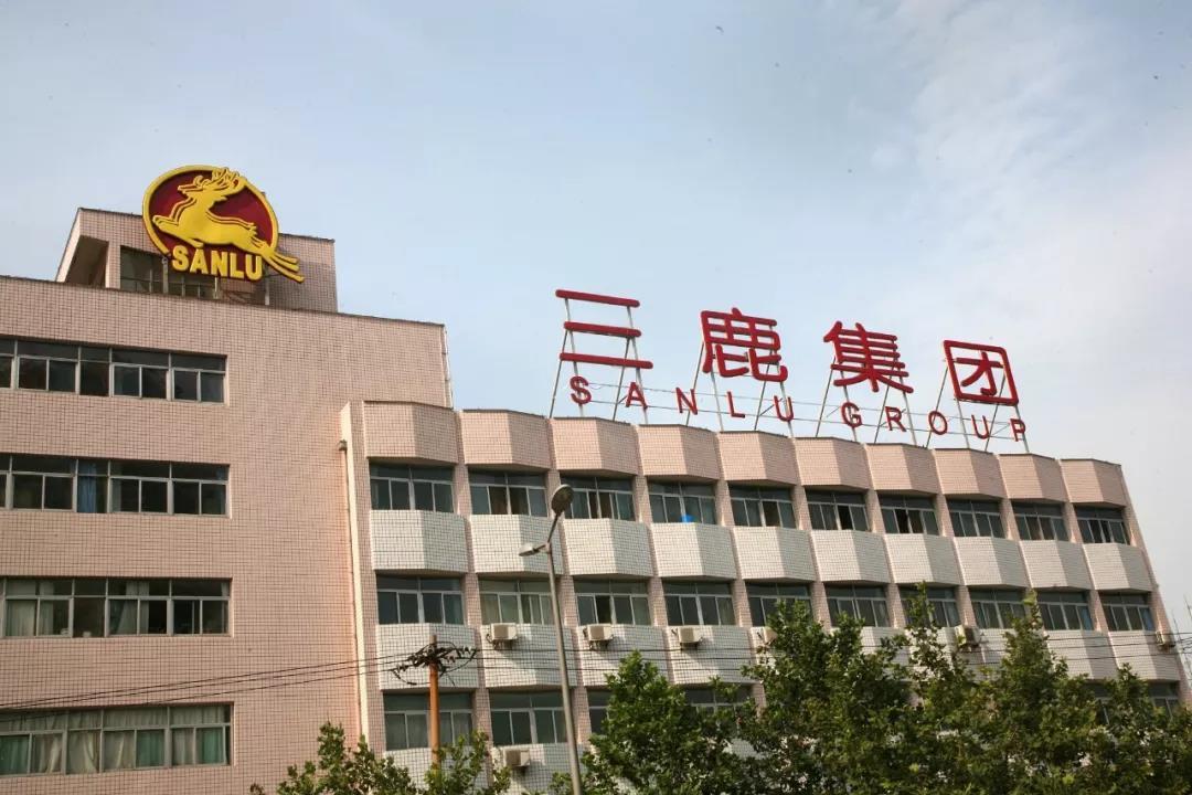 三鹿奶粉怎么被发现的
