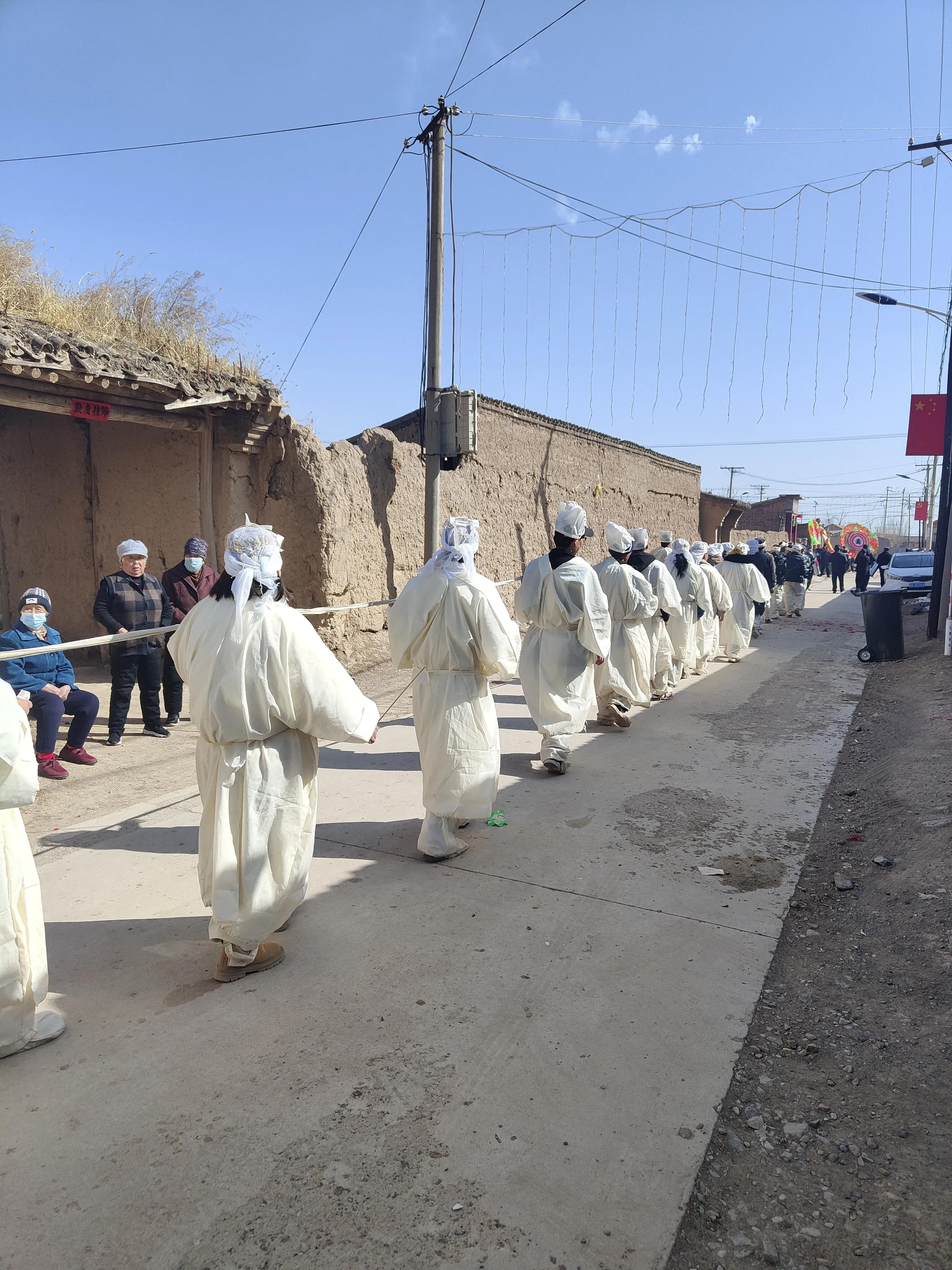 我哥的丧事也从简操办了,头七,三七,五七和葬礼一起办了