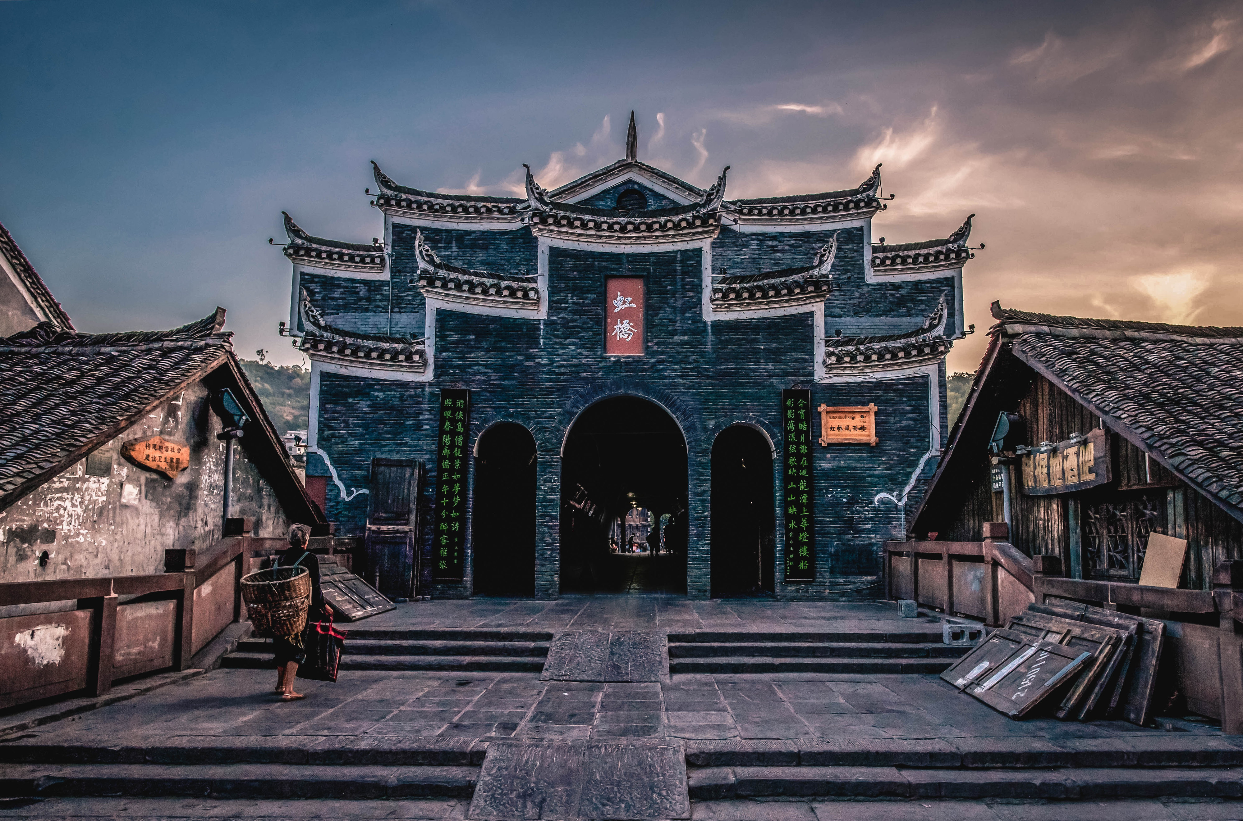 湘西千万苗寨文化,共筑凤凰古城,神秘面纱等你去揭开
