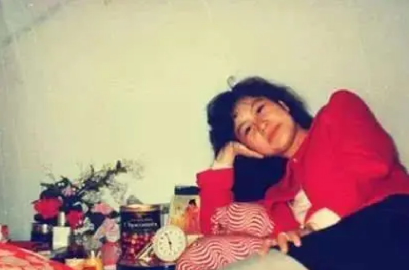 打工妹周群飞:早年嫁老板,后改嫁司机,给苹果供货7年身价500亿
