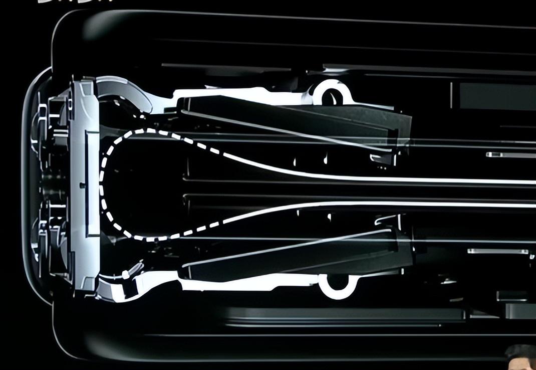 折叠屏全线采用水滴铰链,到底谁在引领行业技术创新?