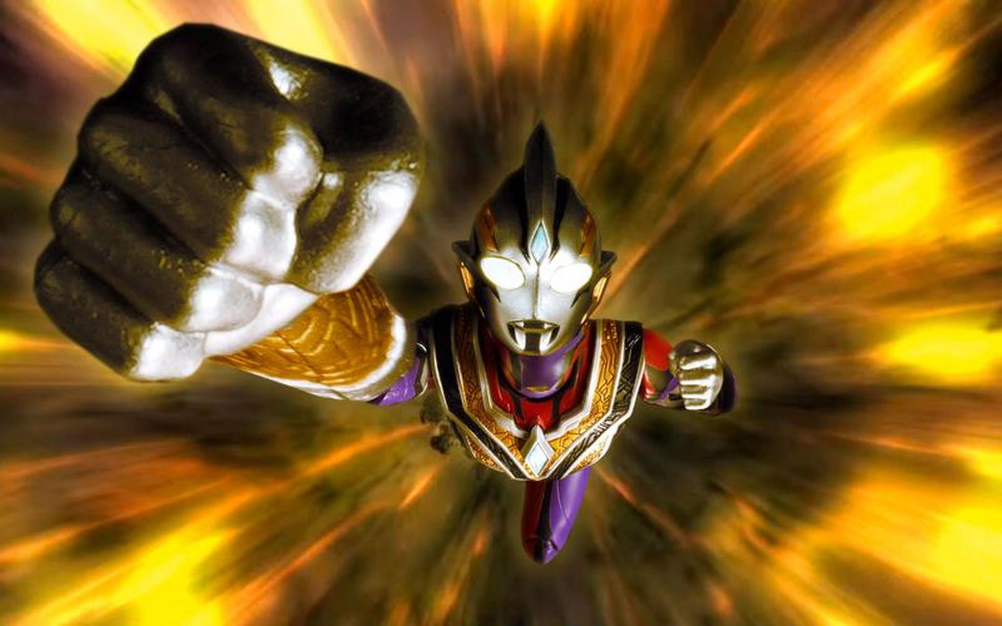 特利迦奥特曼是日本圆谷制作公司制作的特摄剧中的巨大变身英雄,有