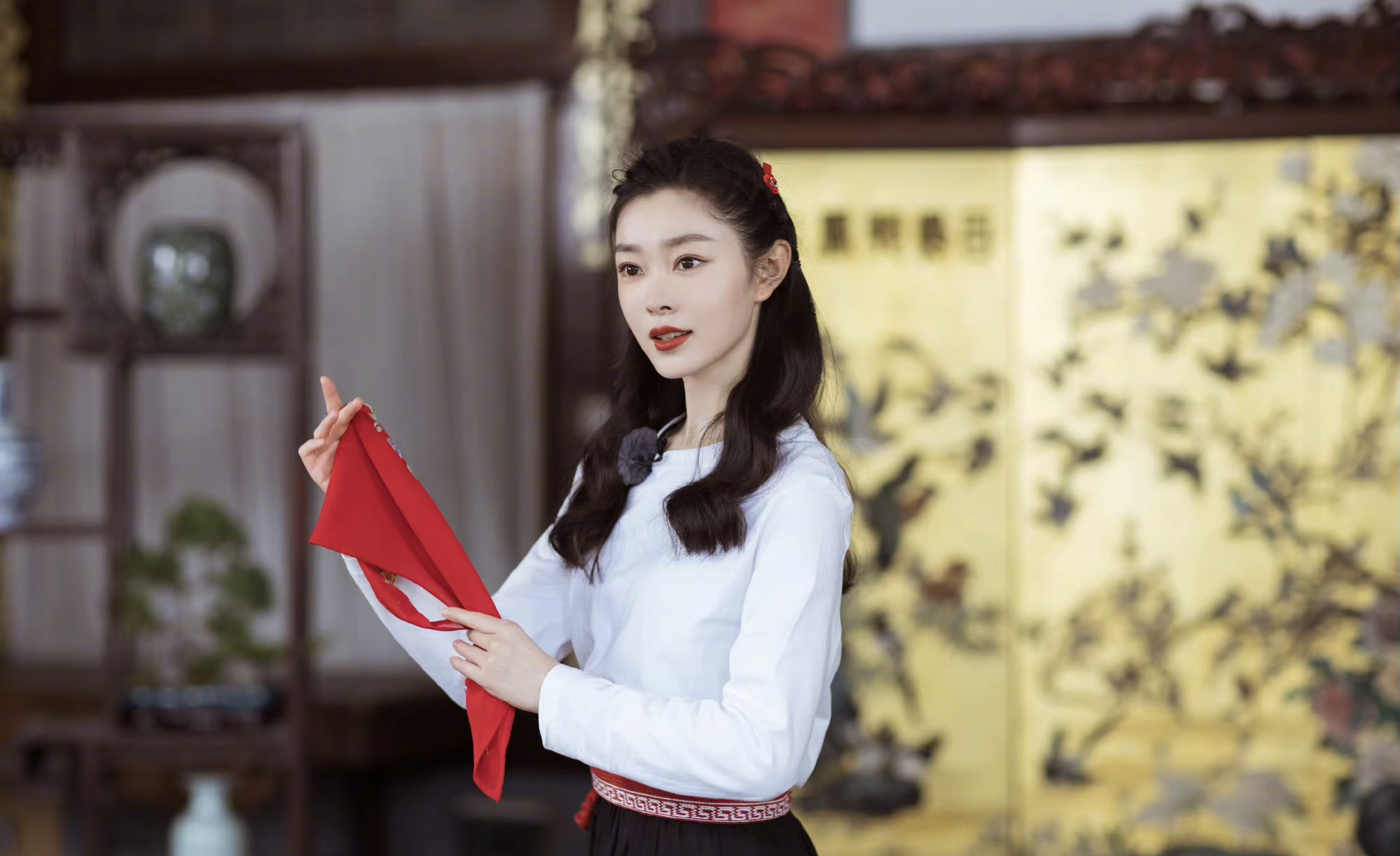 三女星最美旦角妆,宋轶娇俏可人,张馨予英姿飒爽,曾黎清丽高雅